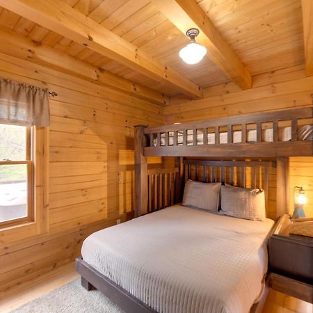Creekside Bryson City Cabin With Private Hot Tub Ngoại thất bức ảnh